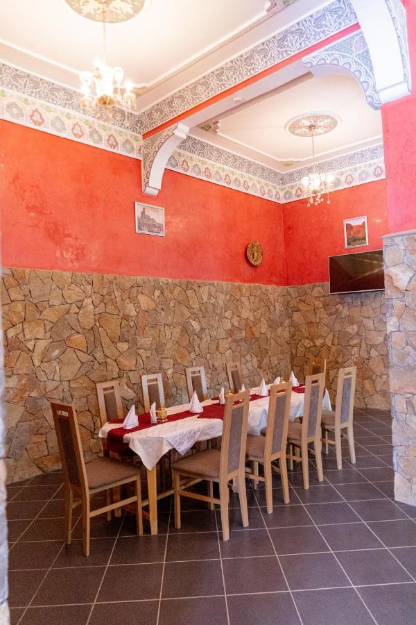 Hotel La Vallee Des Kasbahs Chez Ilyas Тингир Экстерьер фото