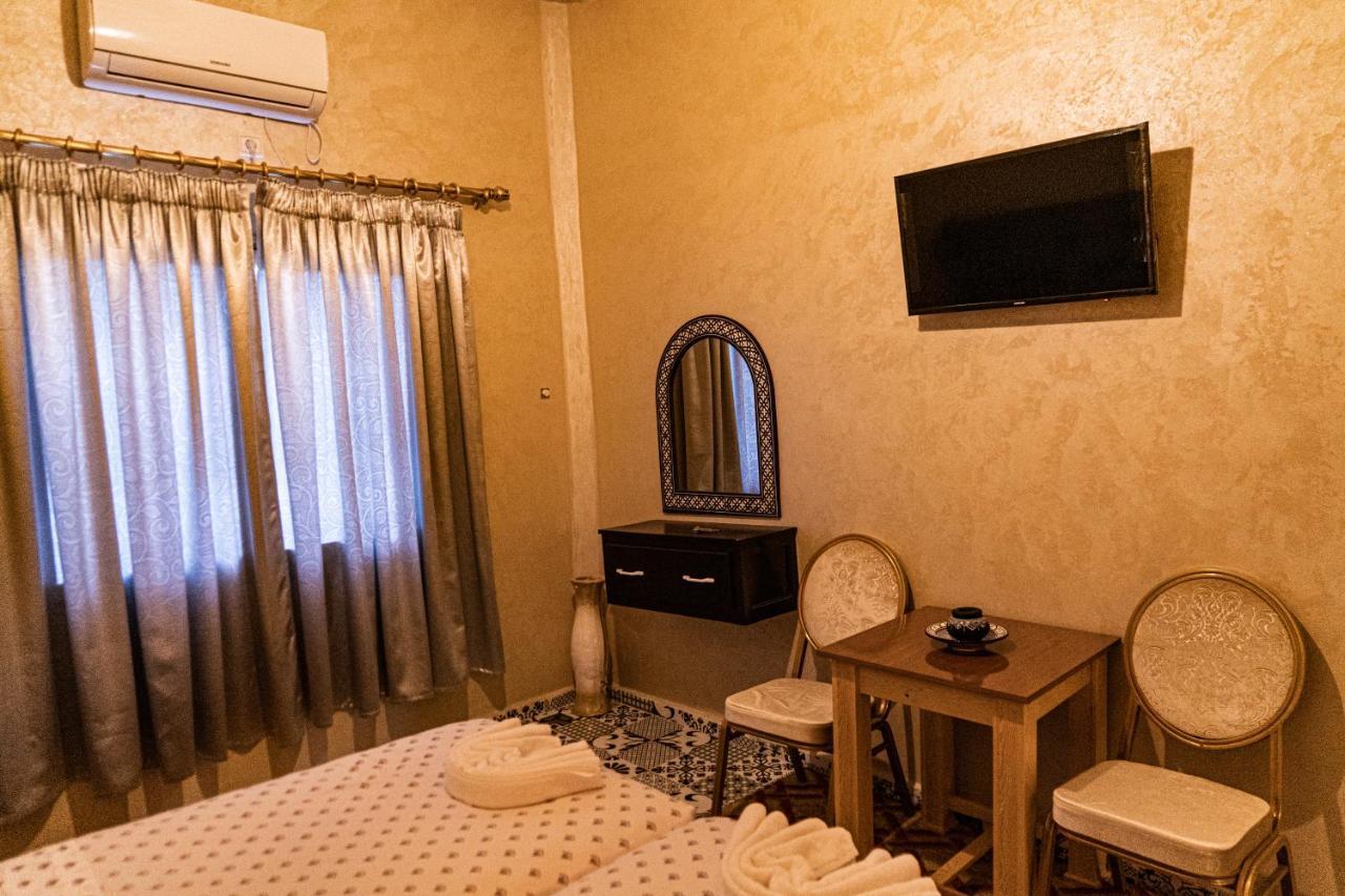 Hotel La Vallee Des Kasbahs Chez Ilyas Тингир Экстерьер фото